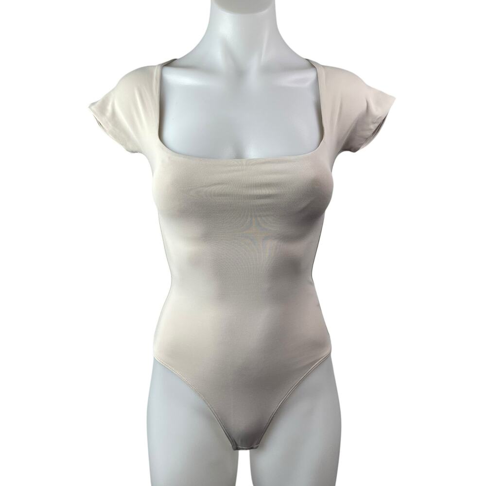 ARITZIA Babaton Women's Cream Short Sleeve Square Neck Shirt Bodysuit Top Sz XS